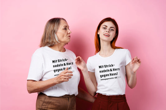 T-Shirt "Omas gegen Rechts" bedruckt mittels hochwertigem Siebdruck